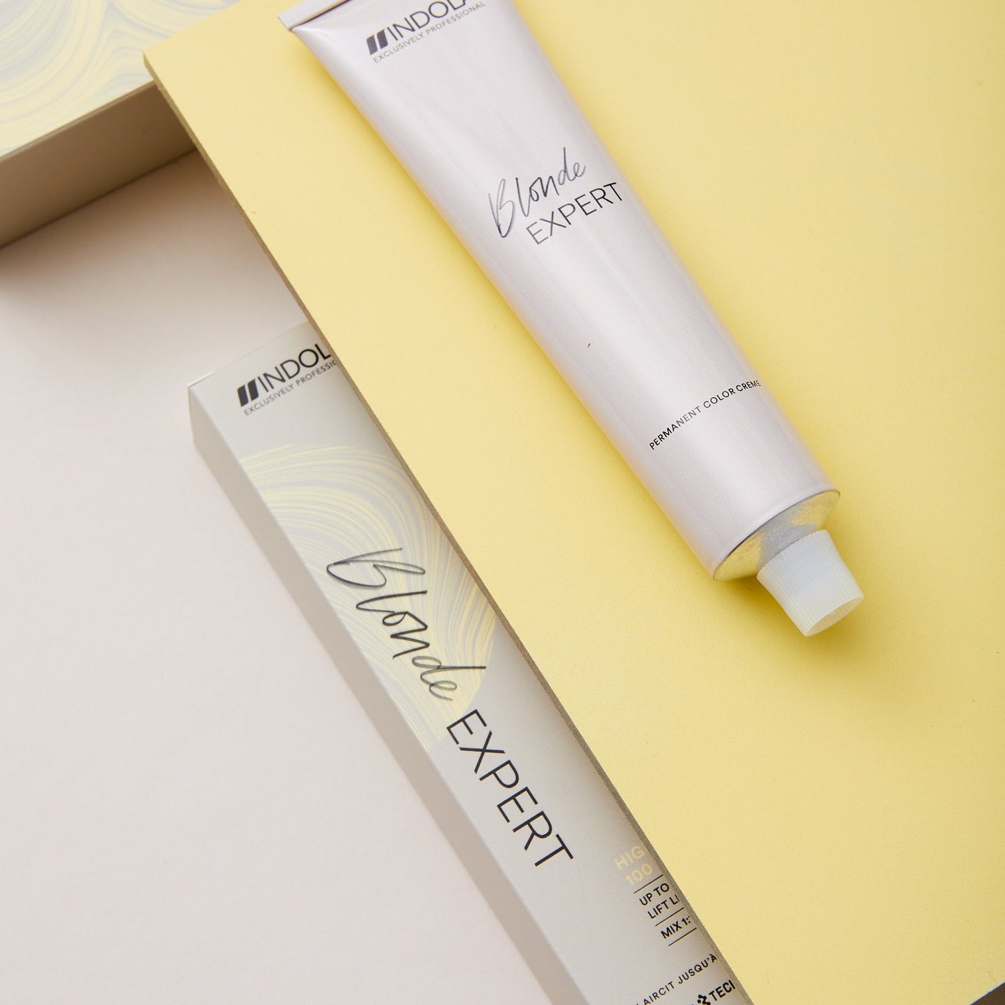 Indola Blonde Expert Highlift 100 Haarverf 60ml - Koosvanderbeek.nl - Indola - Haarverf